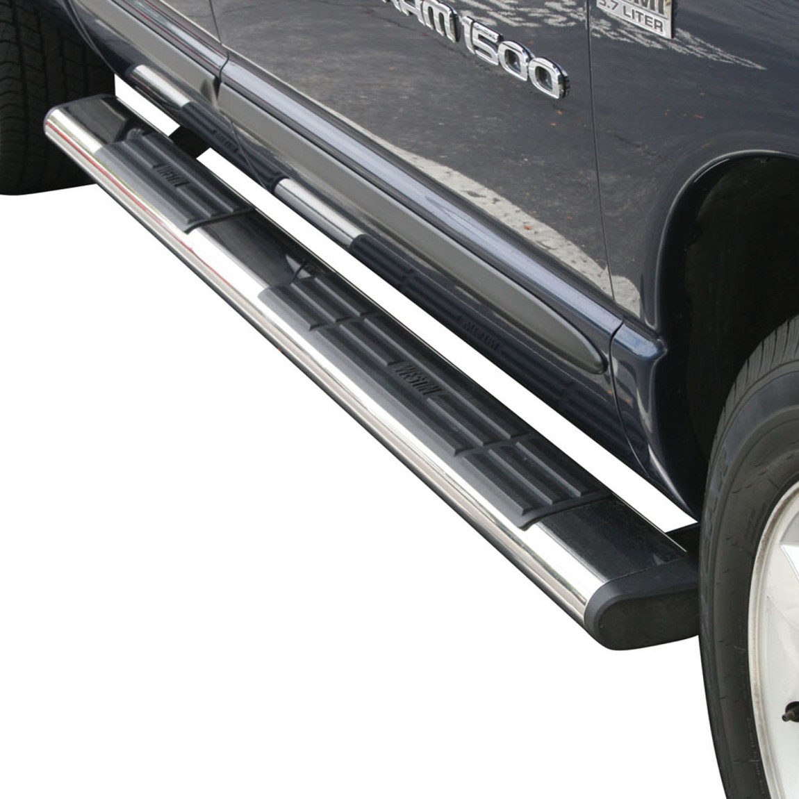 Premier-6-Oval-Tube-Nerf-Bars-IN-CONTEXT.jpg