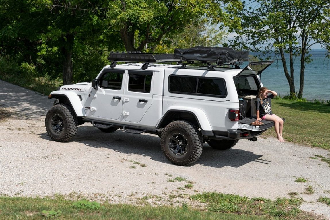 suburban-toppers-cx-classic-outdoors-.jpeg