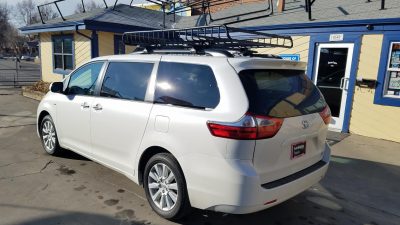 Toyota Sienna, Yakima MegaWarrior, Rhino Vortex Rack